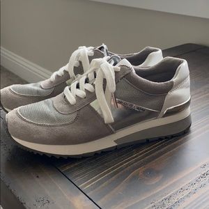 Michael Kors Sneakers Size 7 Women’s